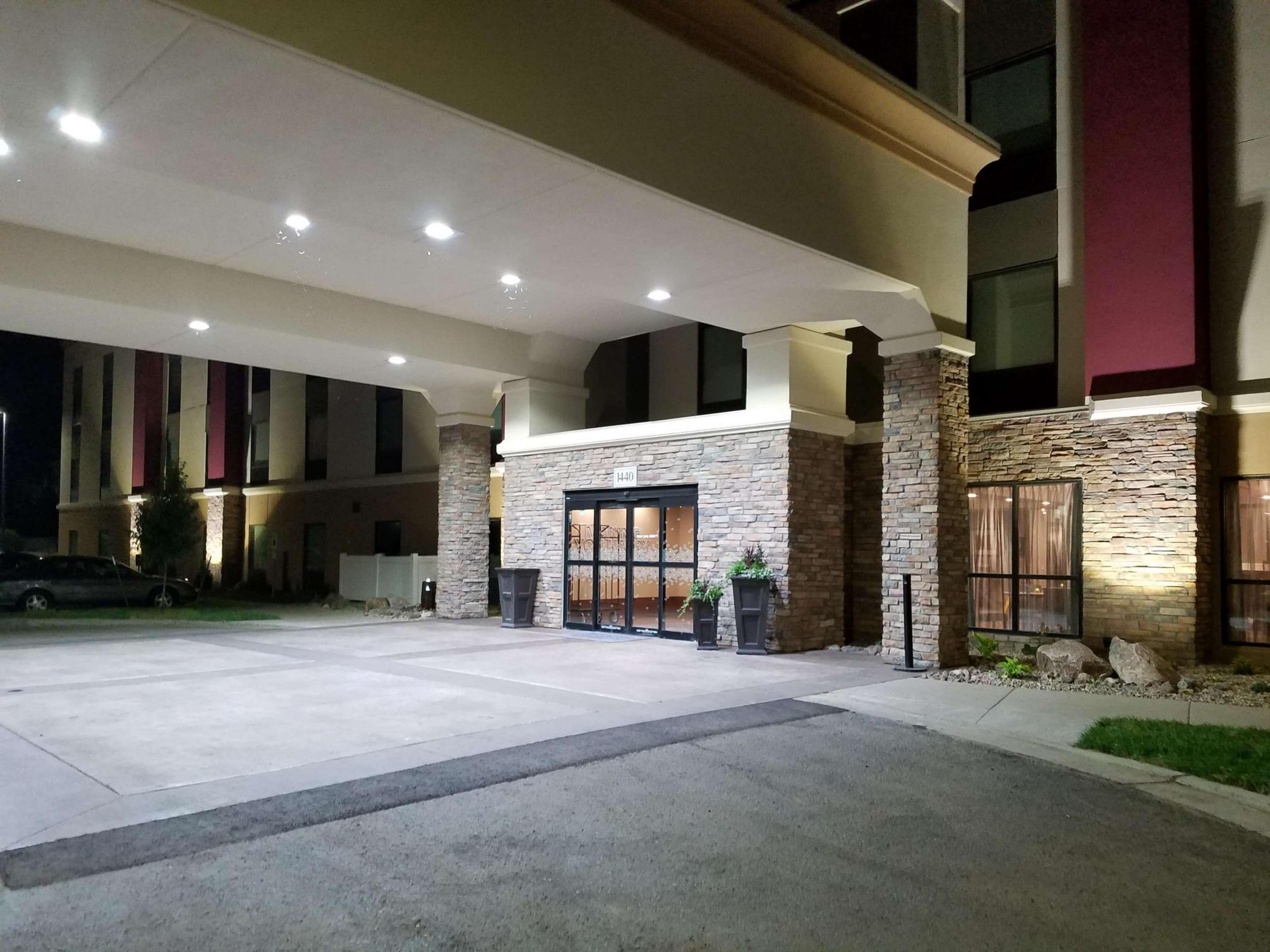 俾斯麦汉普顿酒店 外观 照片